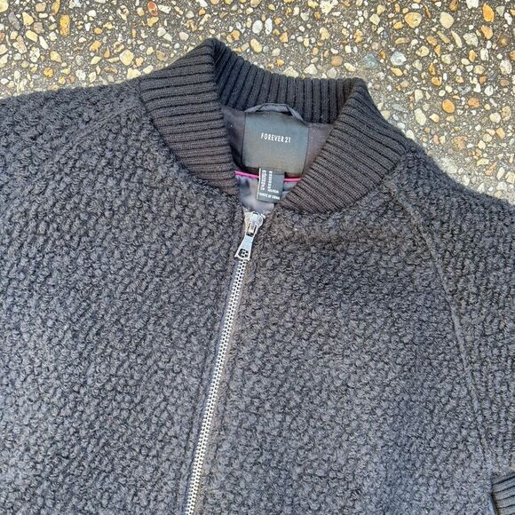 Forever 21 black boucle cape - Picture 5 of 6